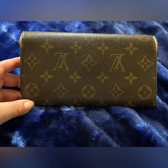 Louis Vuitton Porte-Trésor Monogram Wallet - Picture 15 of 16